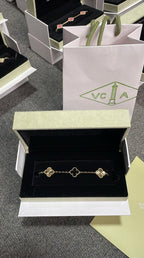 VAN CLEEF DORADA CON NEGRO
